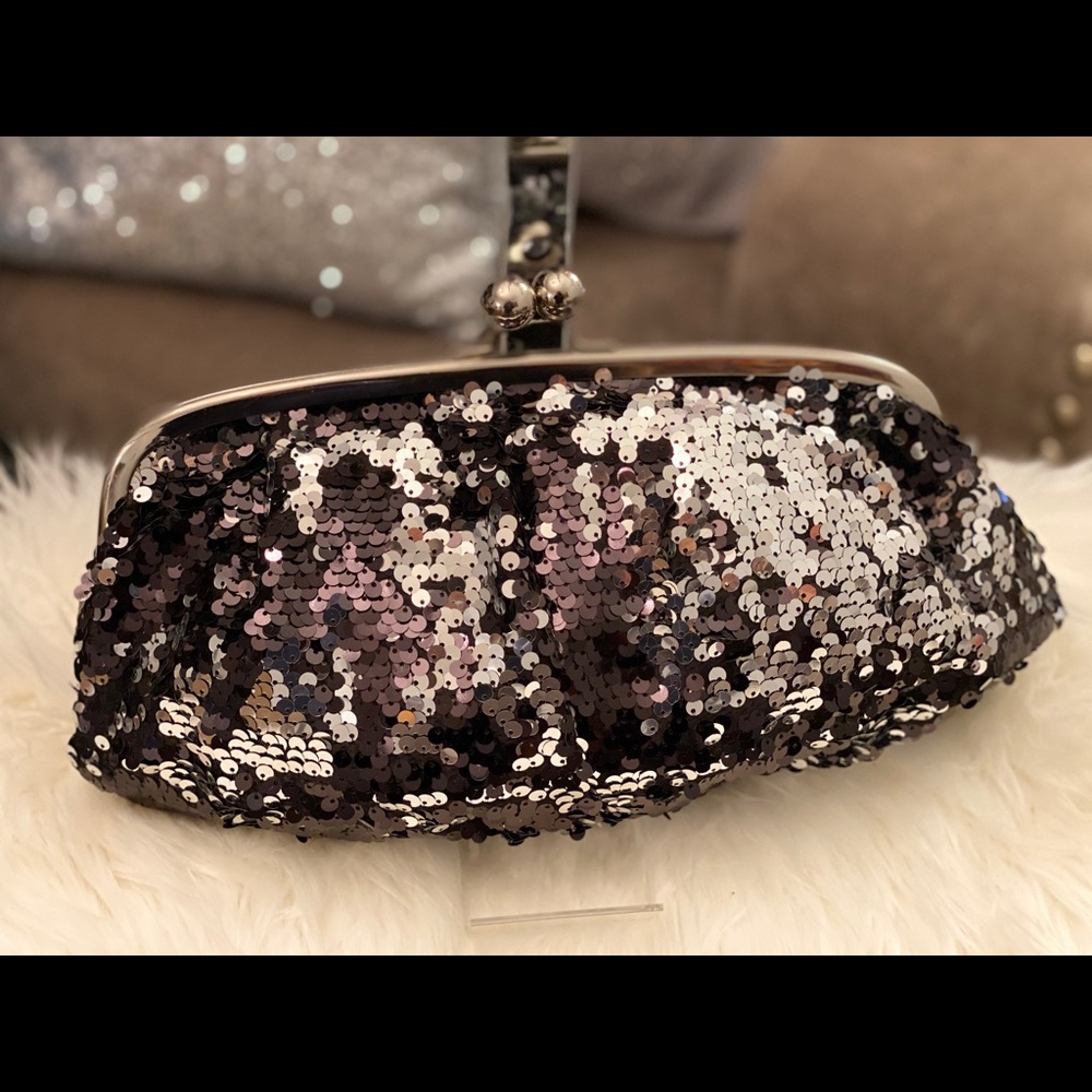MOSSINO Sequin Clutch Black and Silver